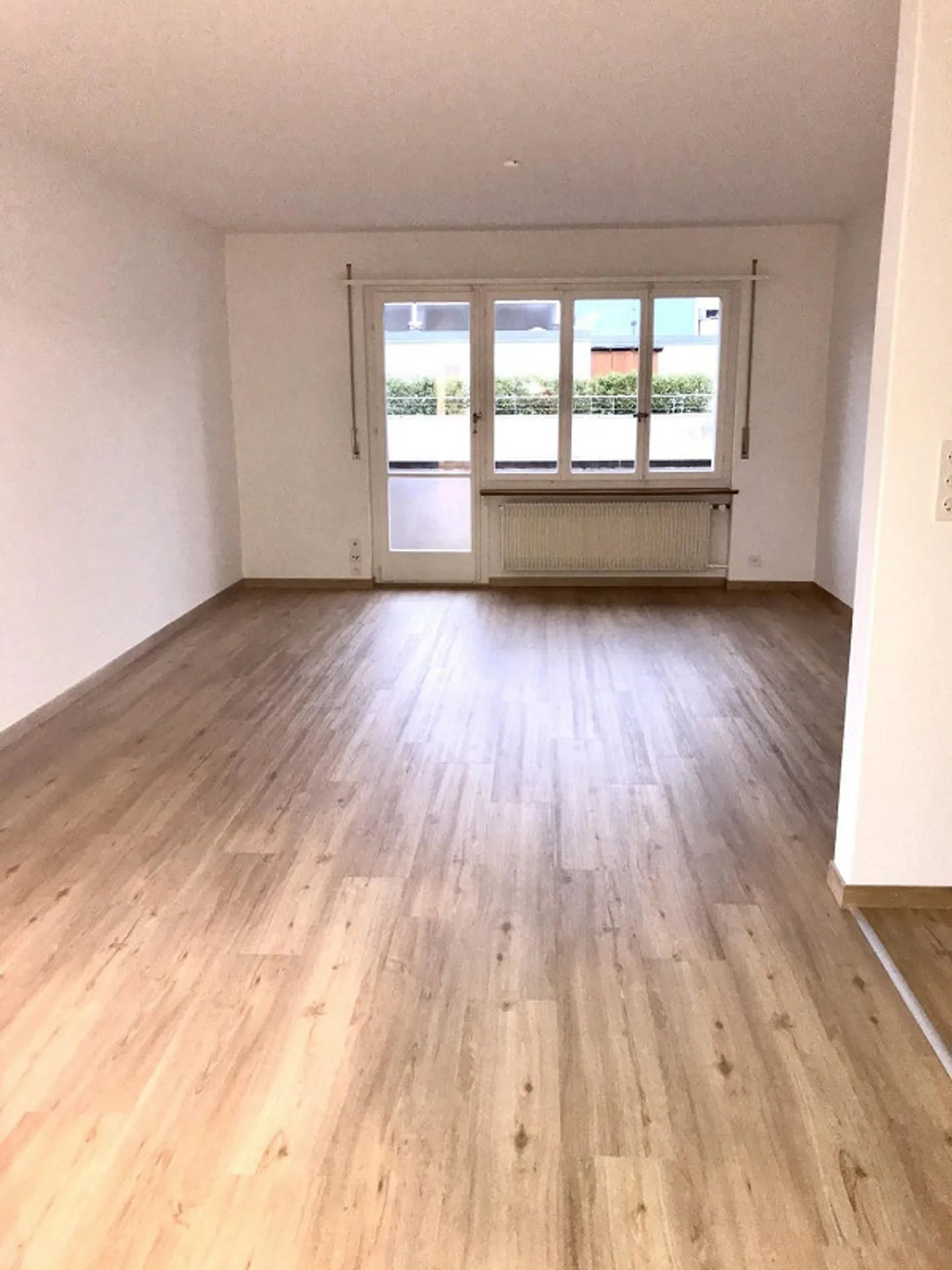 Spacious 5-room apartment for rent - Photo 5 of 8