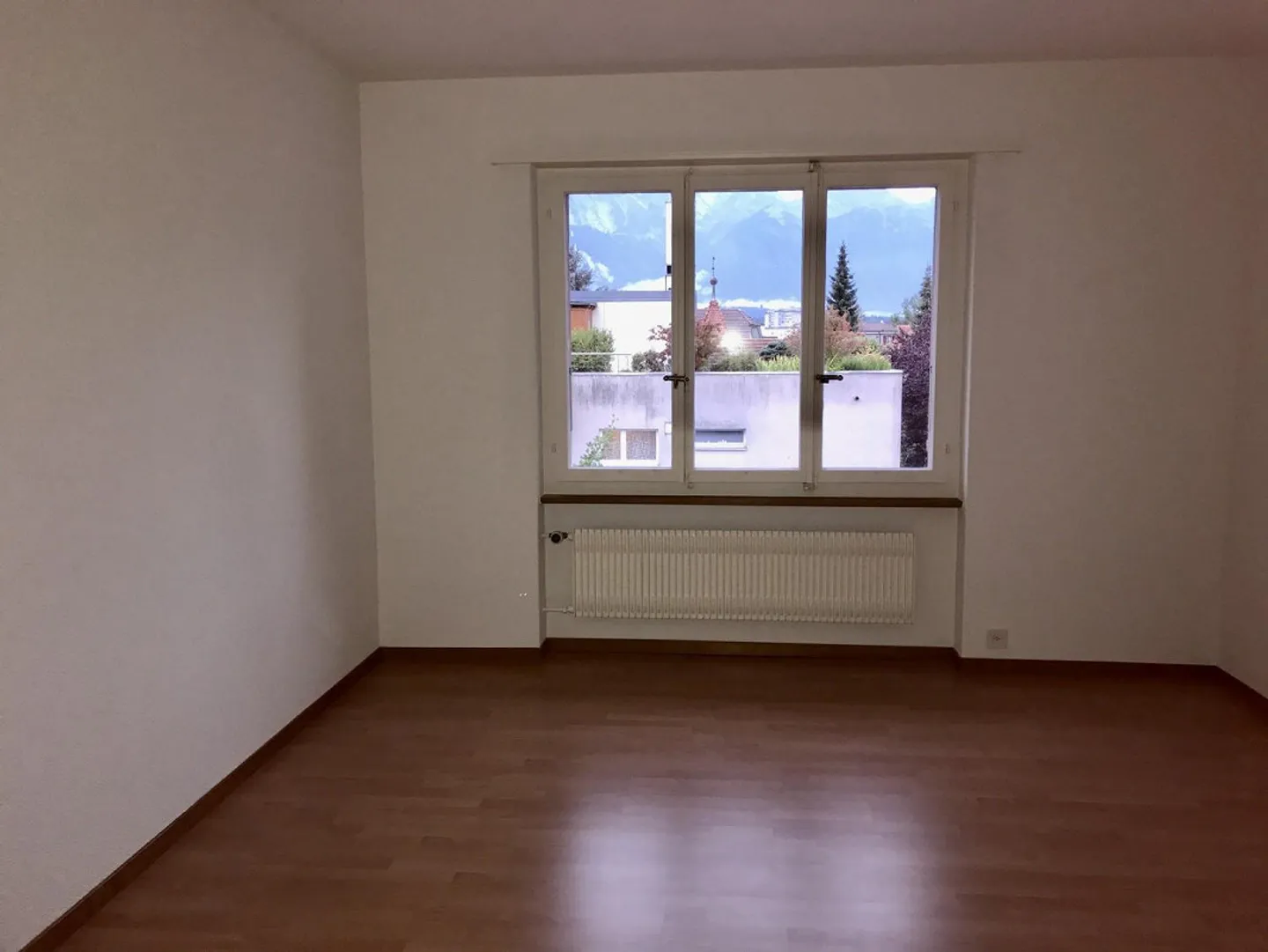 Spacious 5-room apartment for rent - Photo 6 of 8