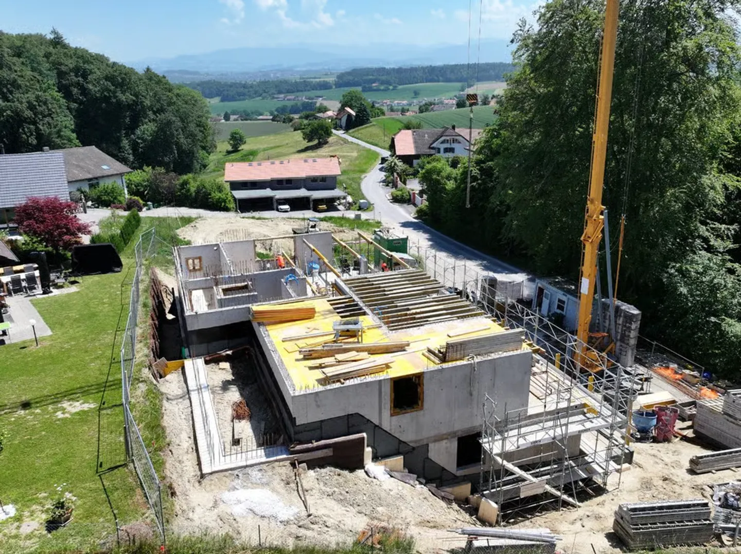 En cours de construction - Petite PPE exclusive de 3 appartements - Photo 3 of 12