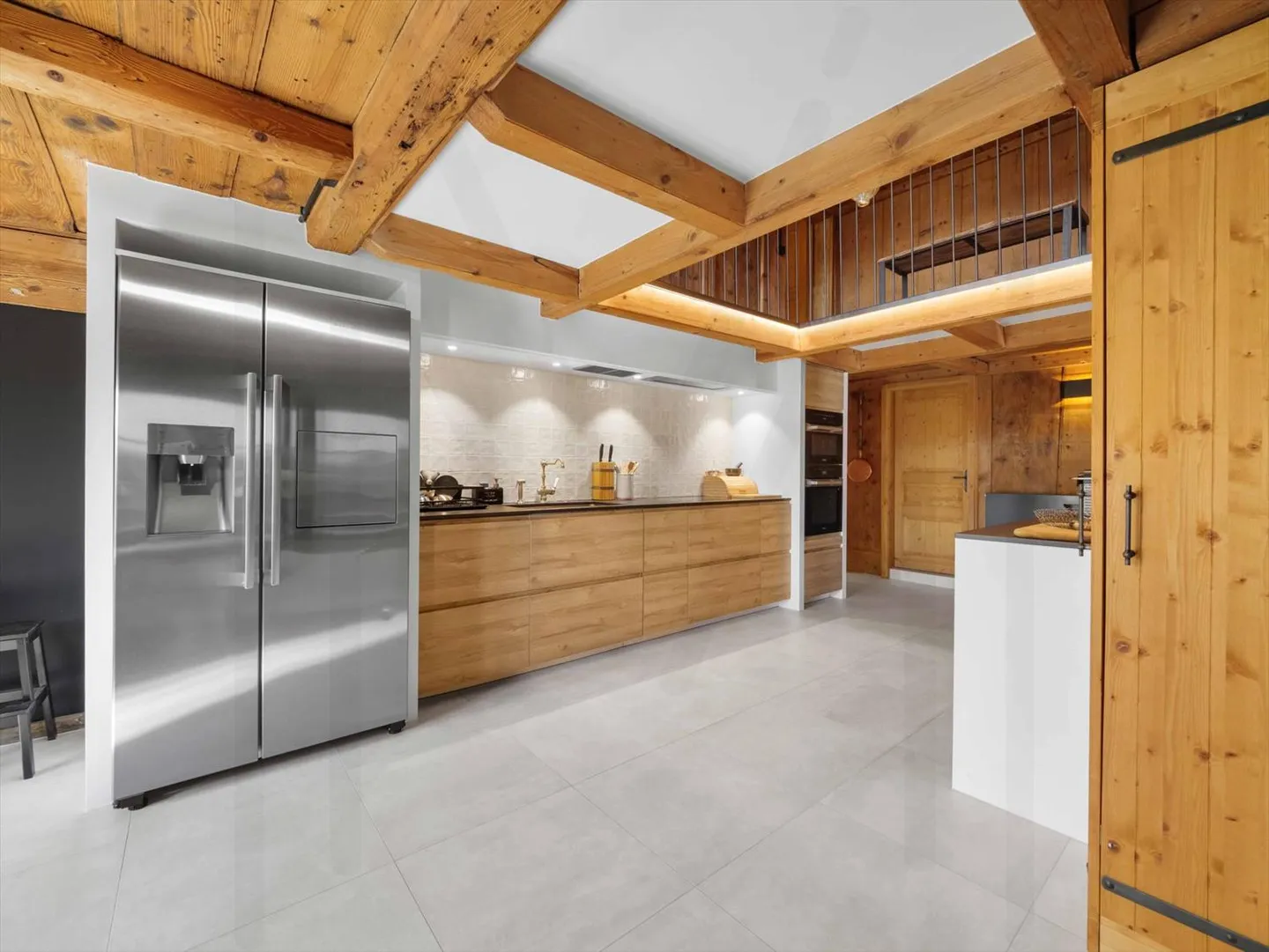 Extraordinary, fully renovated farmhouse in the heart of the Fribourg countryside - Photo 5 of 13