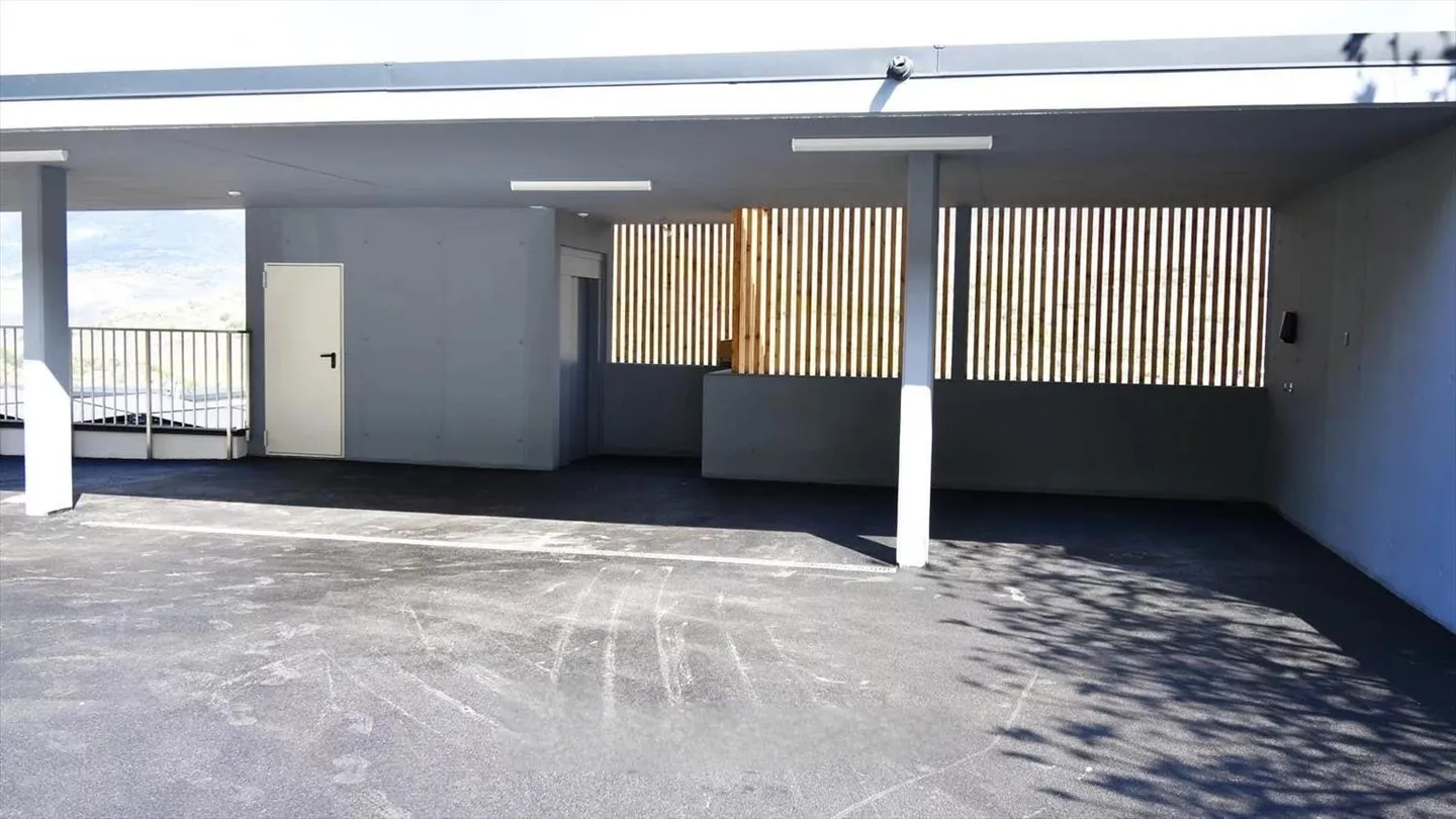 8-room House - Photo 4 of 6