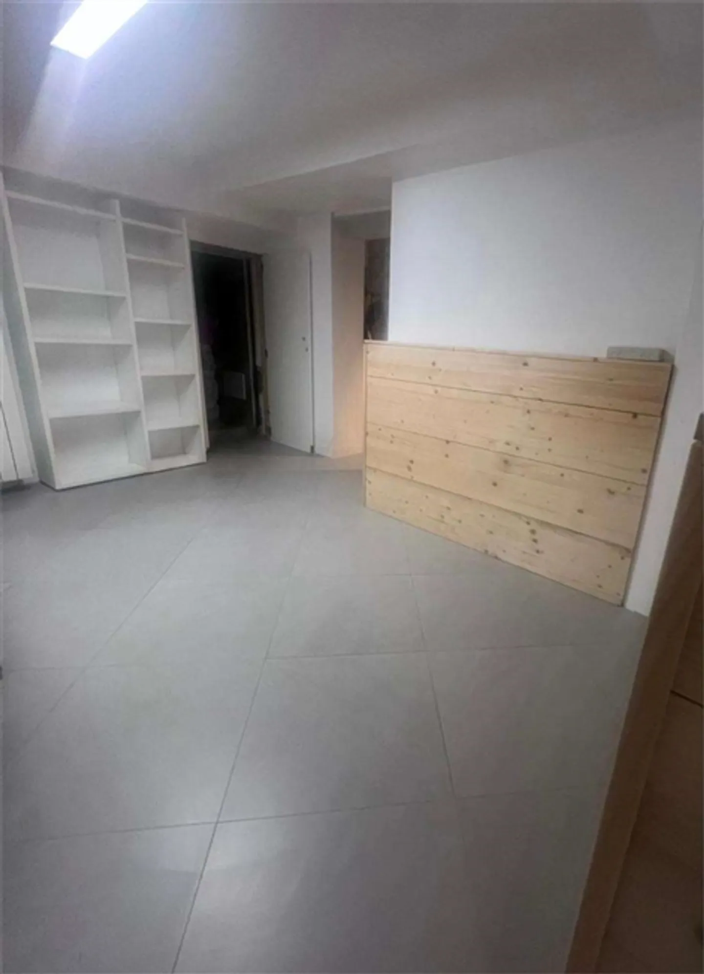 "CRYPTO-FRIENDLY" Casa unifamiliare con giardino e parcheggio - Foto 10 di 12