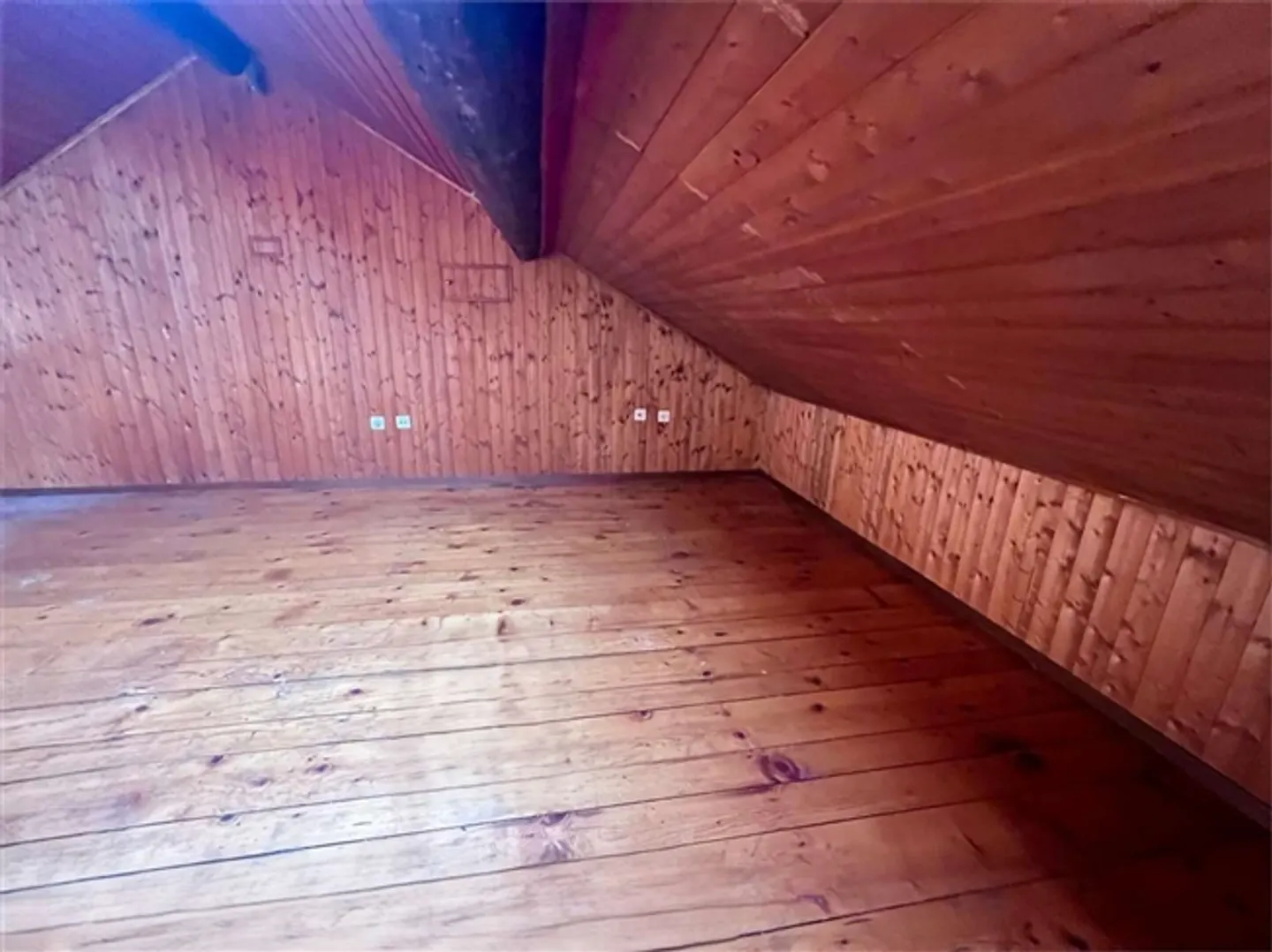 "CRYPTO-FRIENDLY" Casa unifamiliare con giardino e parcheggio - Foto 12 di 12