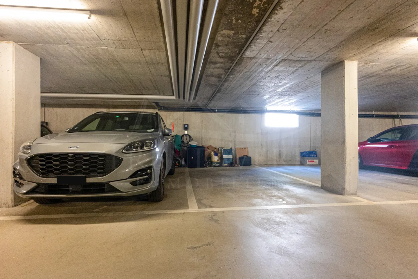 Moderno appartamento di 4,5 stanze con due posti auto a Leuzigen - Foto 15 di 16