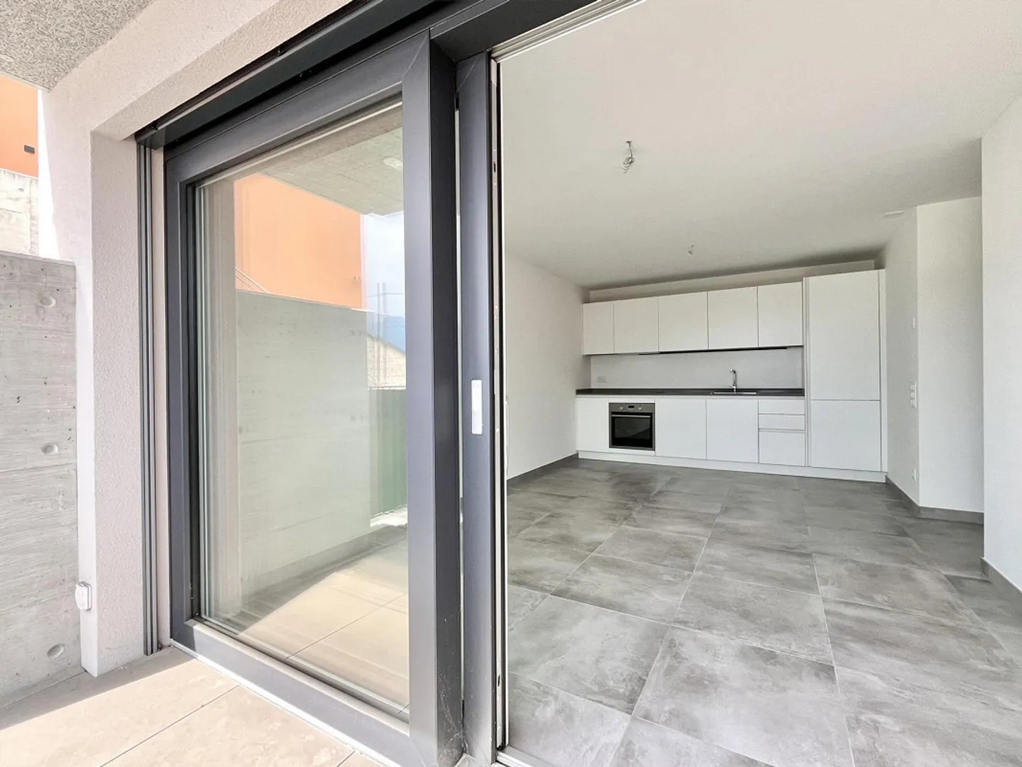 NOUVEL APPARTEMENT 2.5 PIÈCES AU REZ-DE-CHAUSSÉE À TESSERETE - Photo 3 sur 9