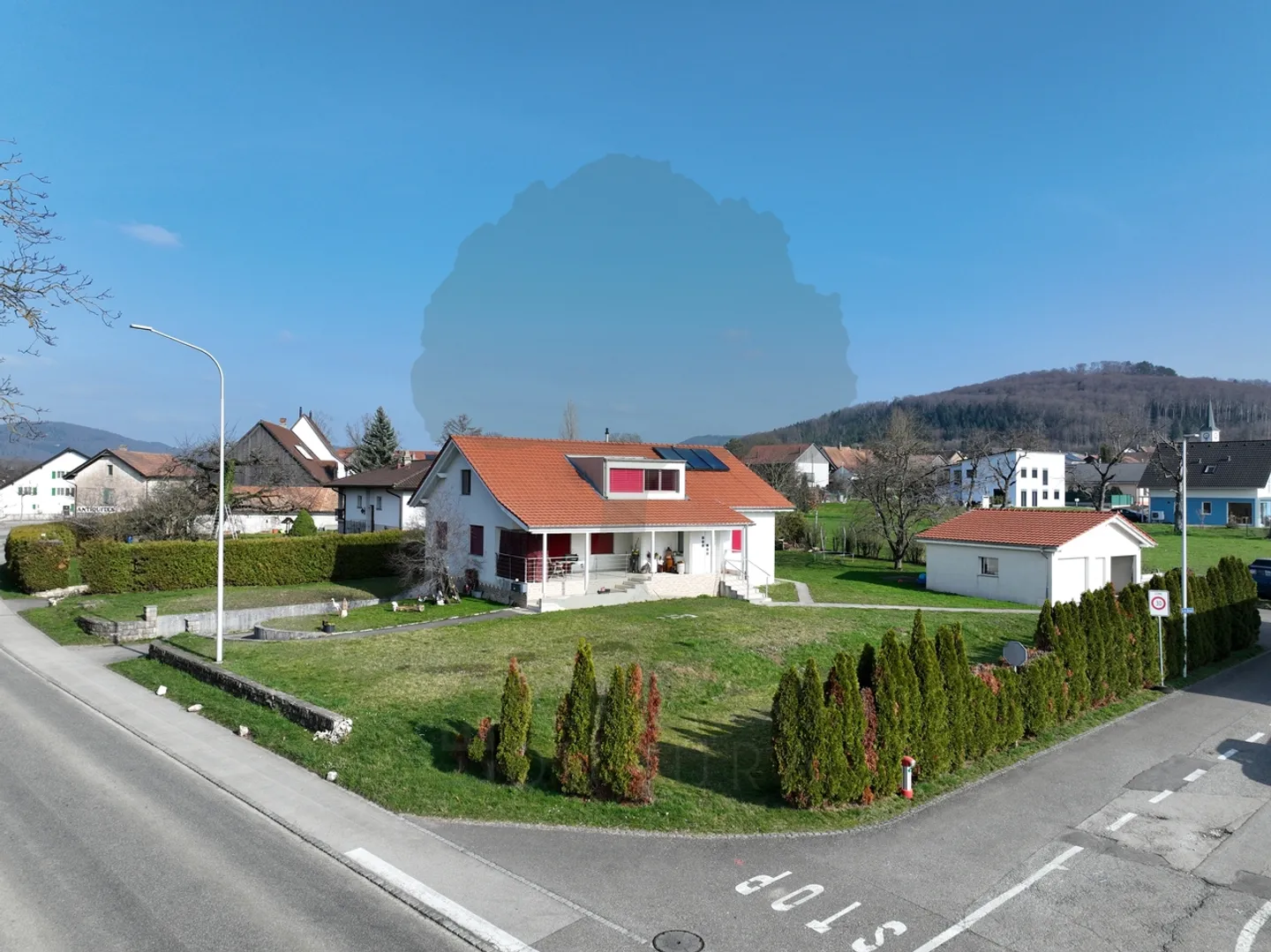 Familienhaus mit zwei Wohnungen - Foto 1 von 17