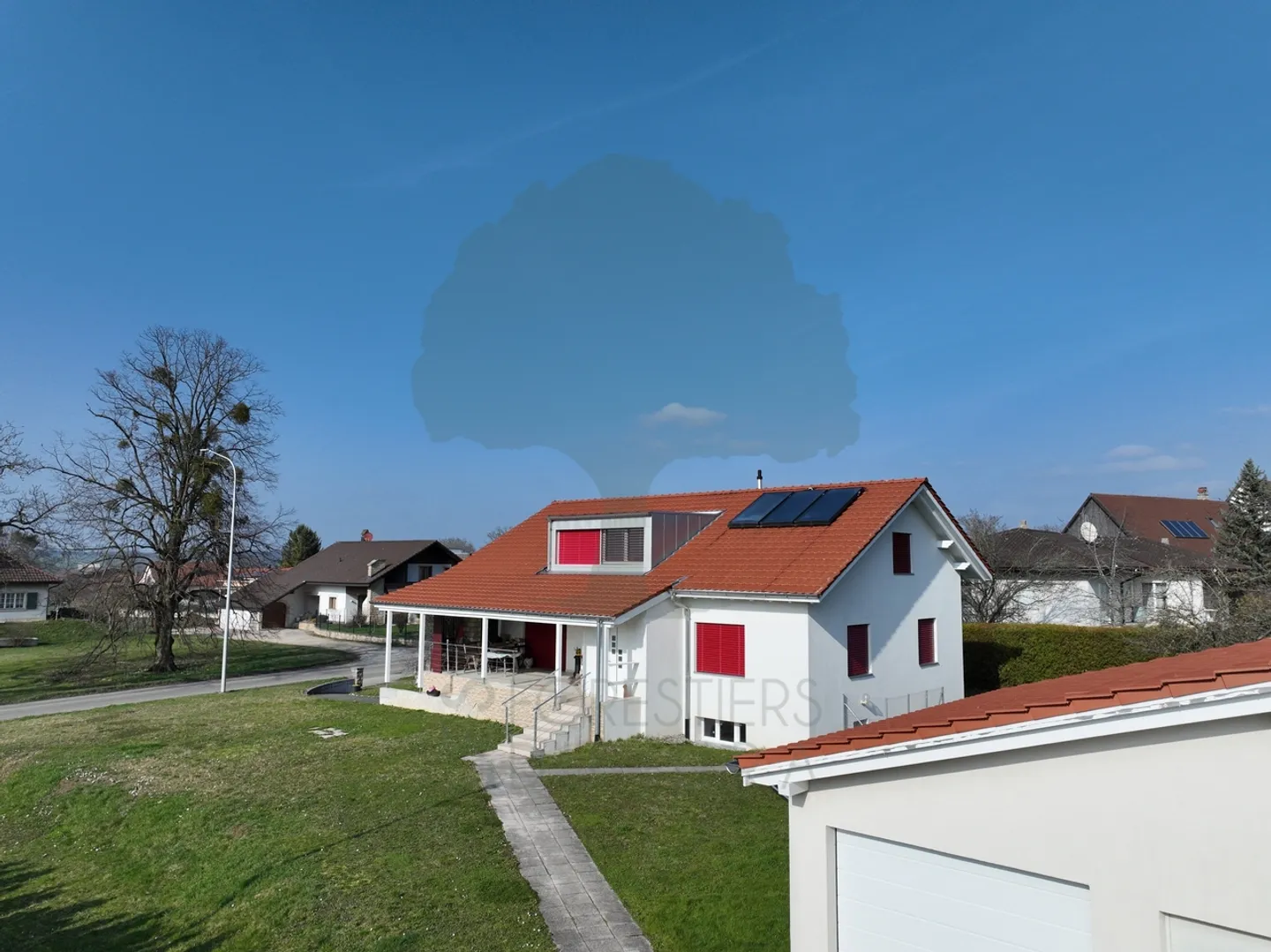 Familienhaus mit zwei Wohnungen - Foto 2 von 17