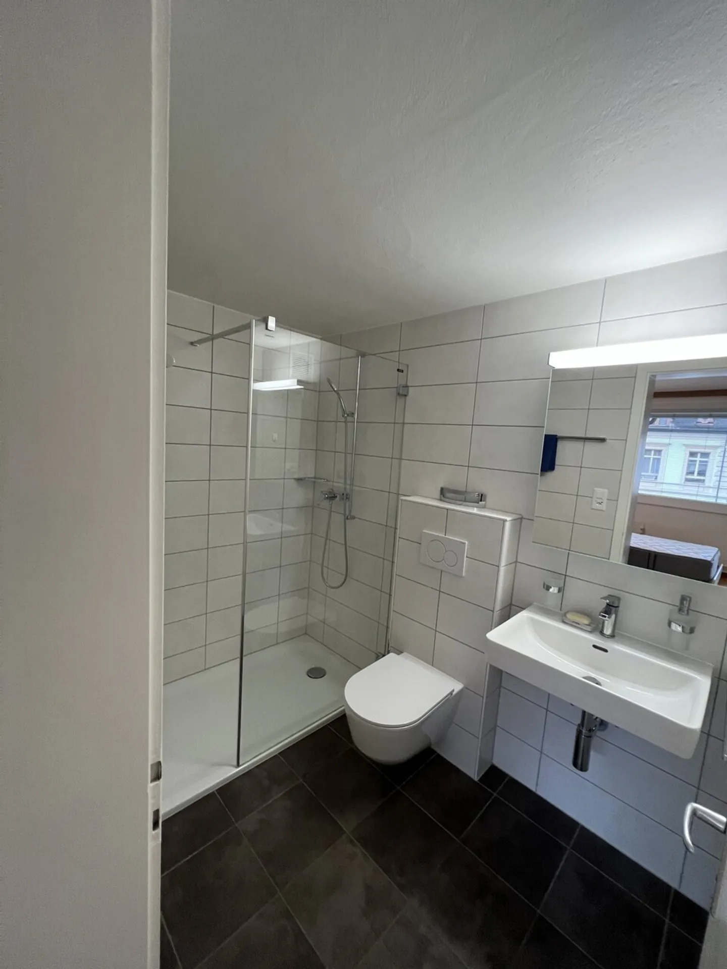 Chambre en collocation au centre de la ville de Sierre - Foto 2 di 3