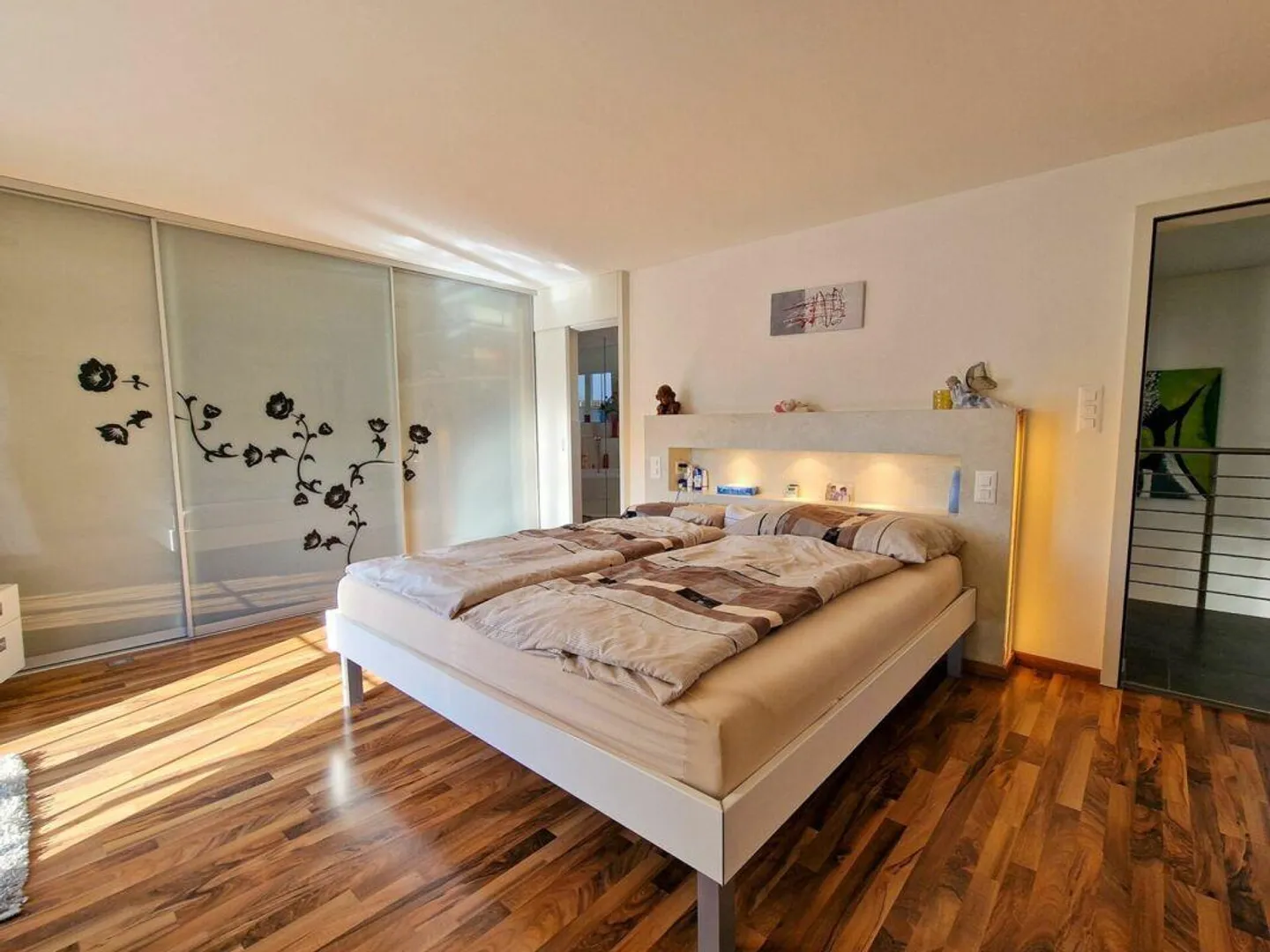 Dream family home with conservatory, fish/swimming pond and large garden - Photo 6 of 16