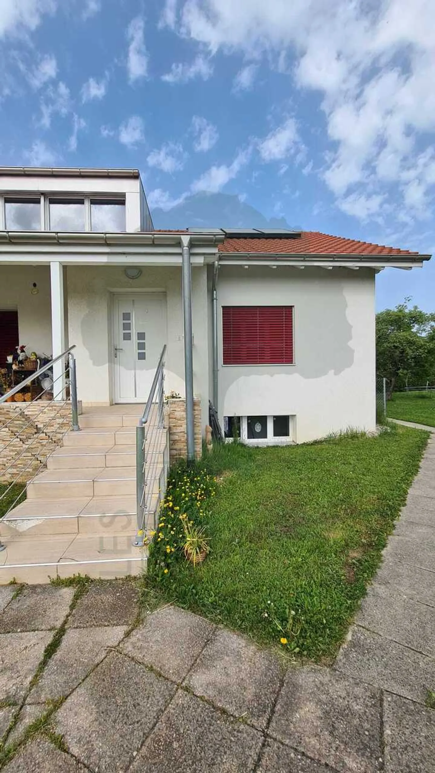 Familienhaus mit zwei Wohnungen - Foto 12 von 17