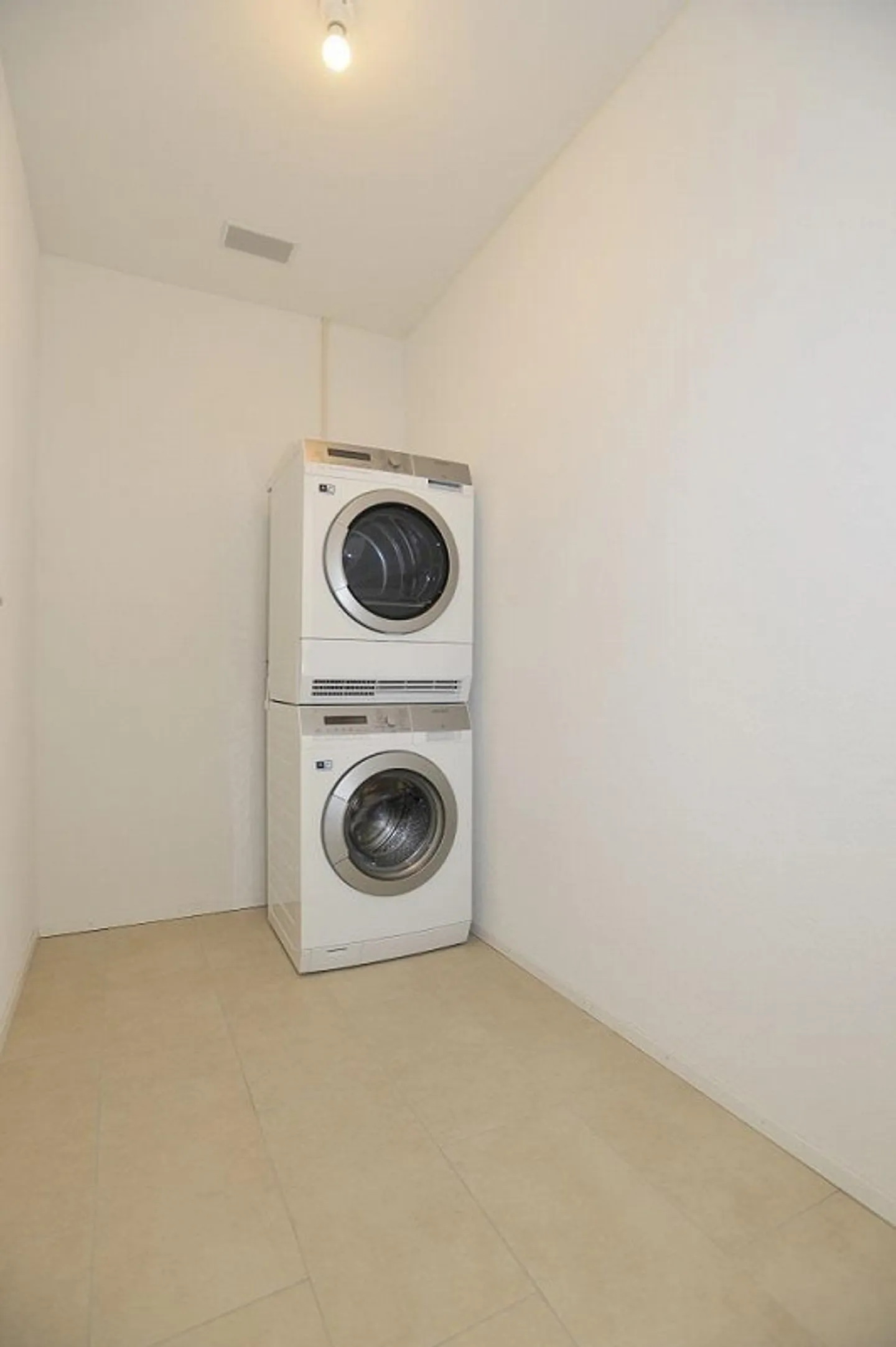 MODERN AND IN THE GREEN - YOUR NEW HOME - Photo 6 of 7