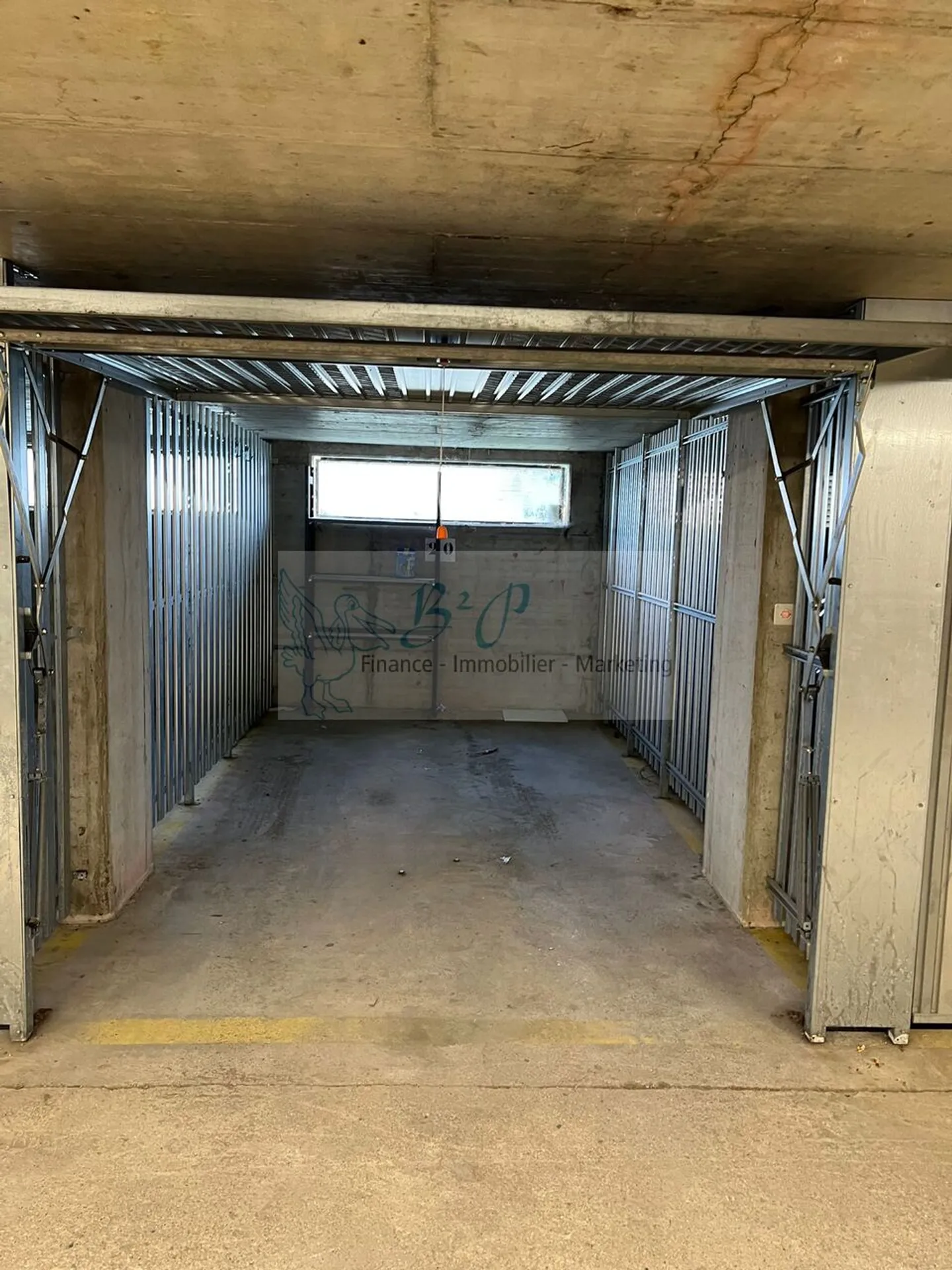 Posto auto protetto in un garage collettivo - Foto 2 di 3