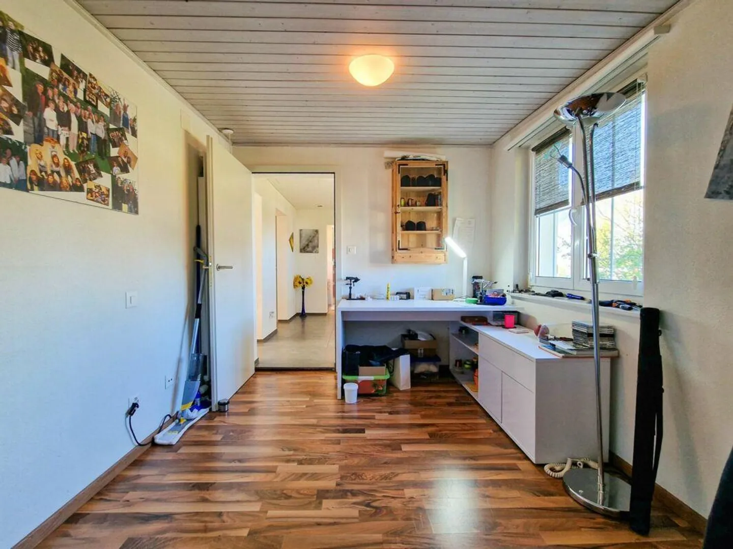 Dream family home with conservatory, fish/swimming pond and large garden - Photo 8 of 16