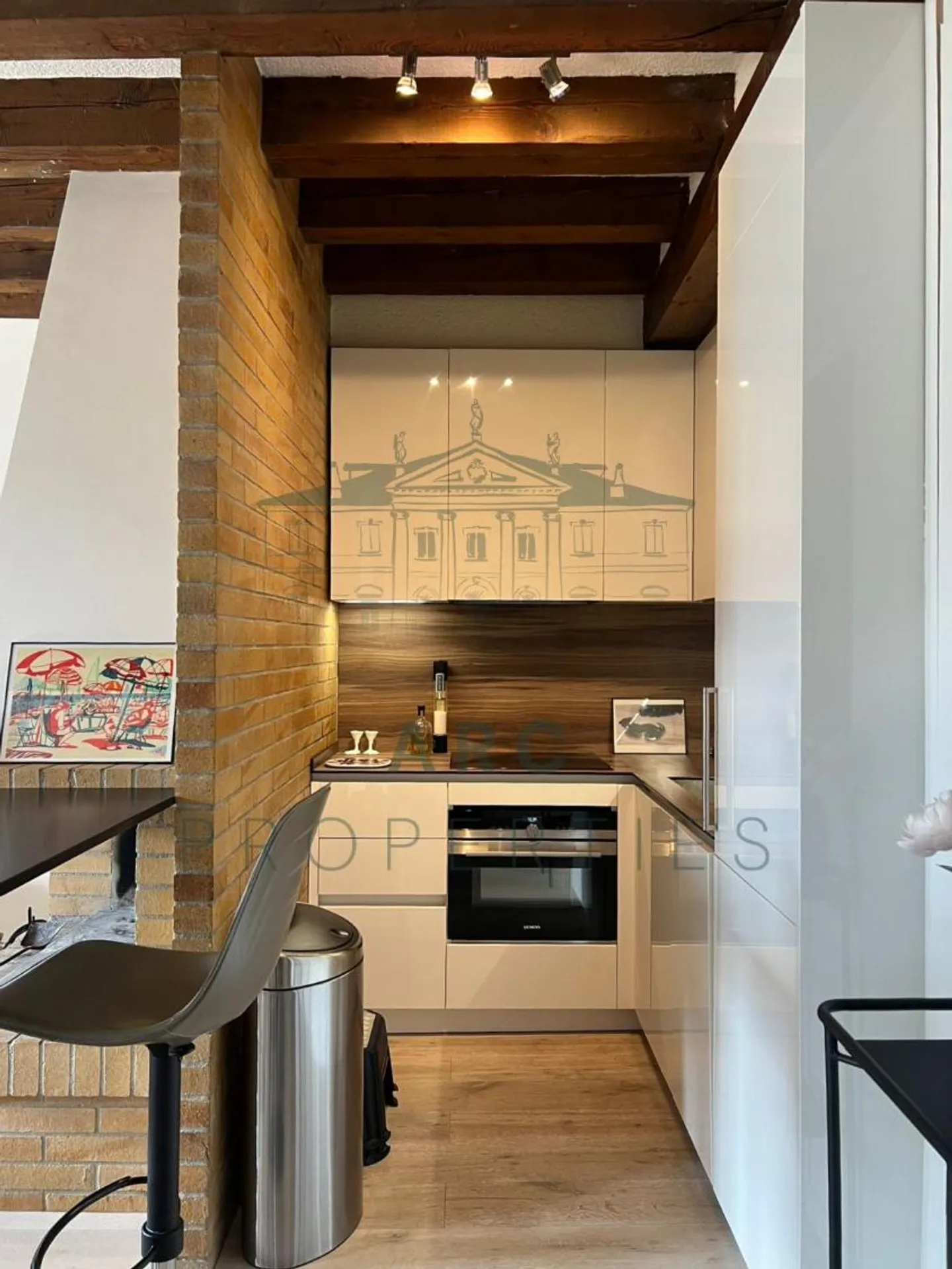 EAUX-VIVES - VOLLSTÄNDIG RENOVIERTE WOHNUNG - Foto 4 von 6