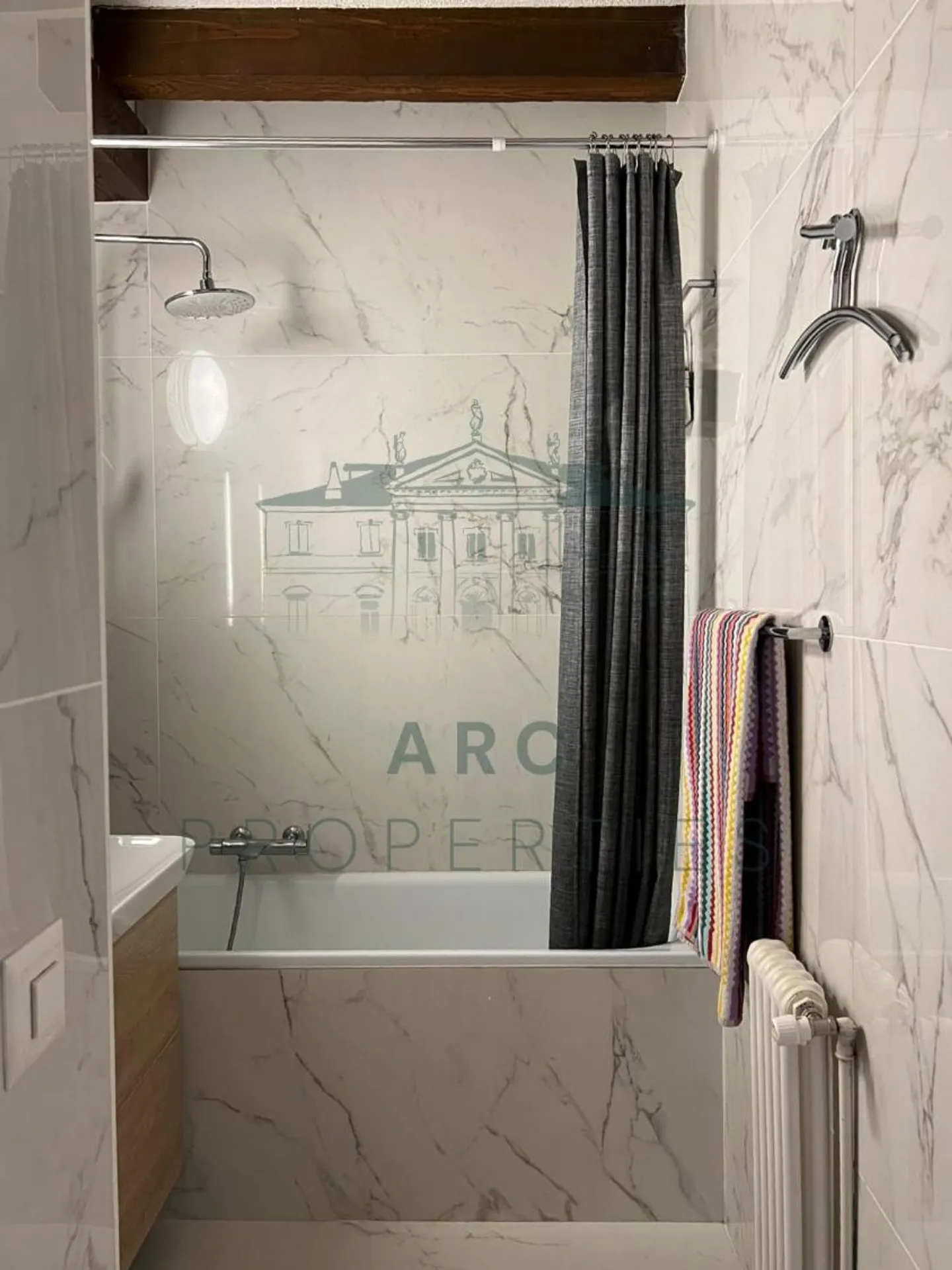 EAUX-VIVES - VOLLSTÄNDIG RENOVIERTE WOHNUNG - Foto 6 von 6