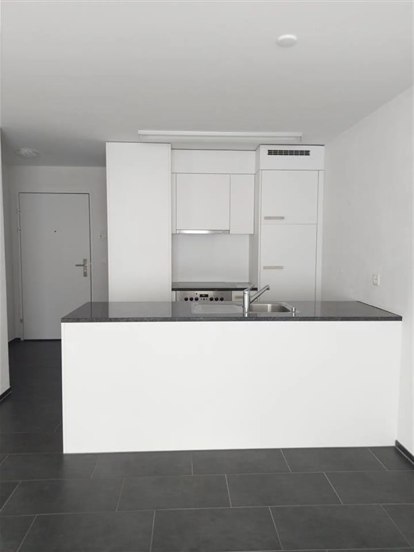 Bellissimo appartamento di 2,5 stanze nel cuore di Domat/Ems - Foto 3 di 7