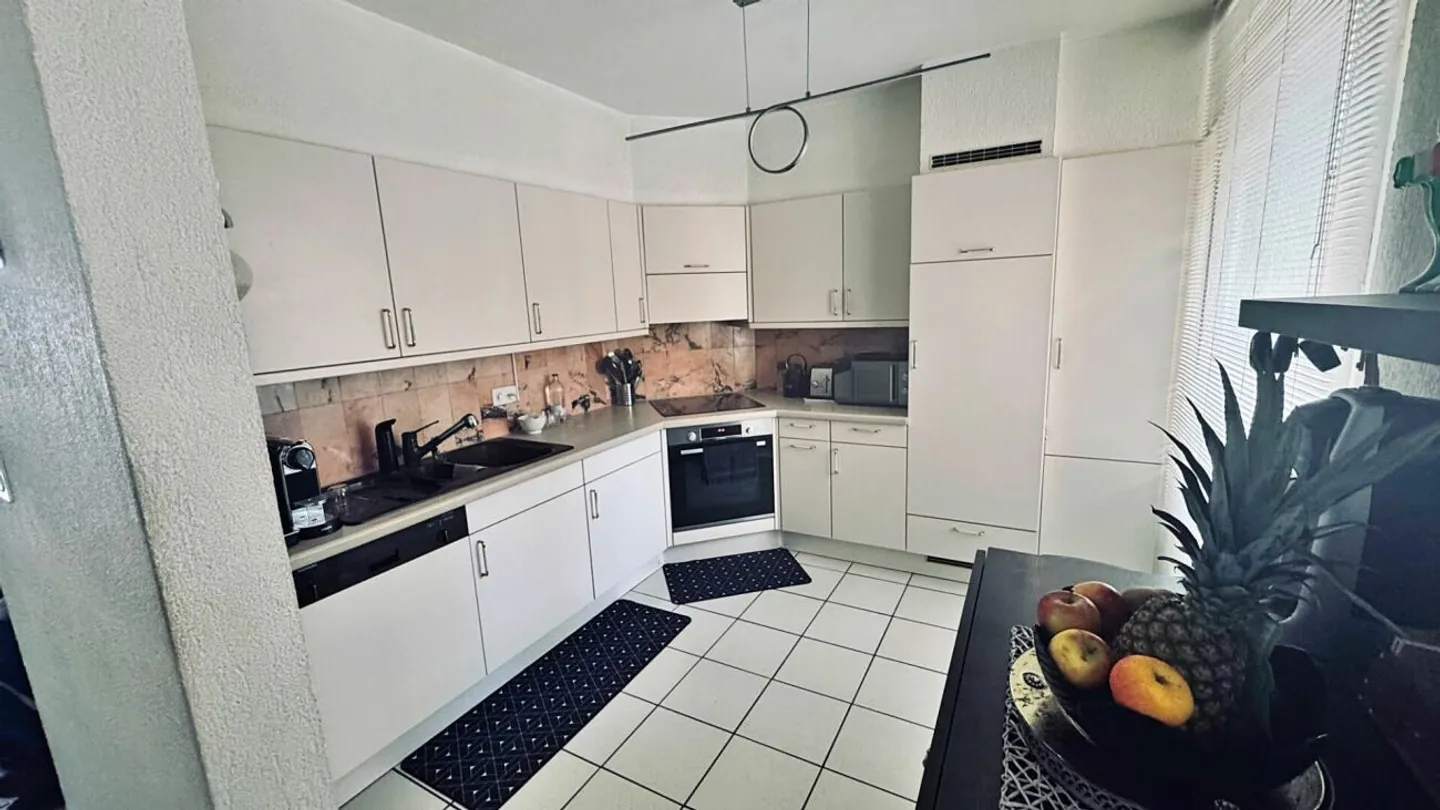 Spacious 4.5-room apartment in the city center of Neuchâtel - Photo 9 of 24