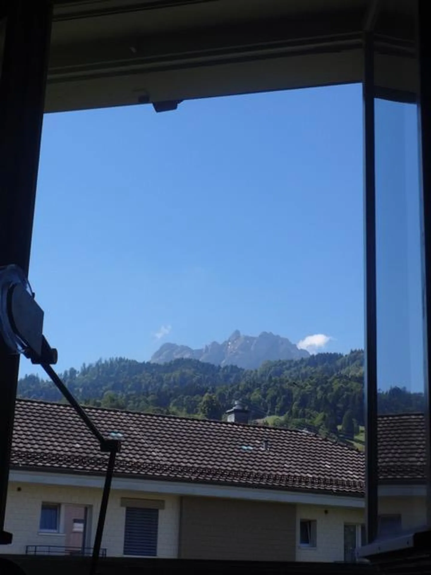 Tranquillo e conveniente: appartamento con 3 camere in posizione centrale a Kriens - Foto 1 di 7