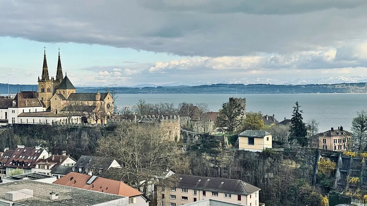 Spacious 4.5-room apartment in the city center of Neuchâtel - Photo 20 of 24