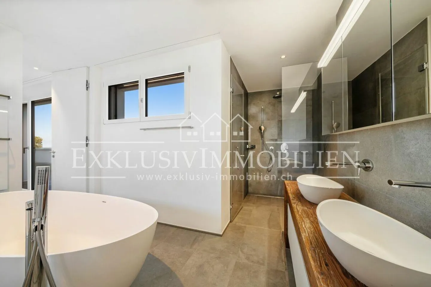 Luxuriöse Attikawohnung mit Seesicht - Foto 7 von 9