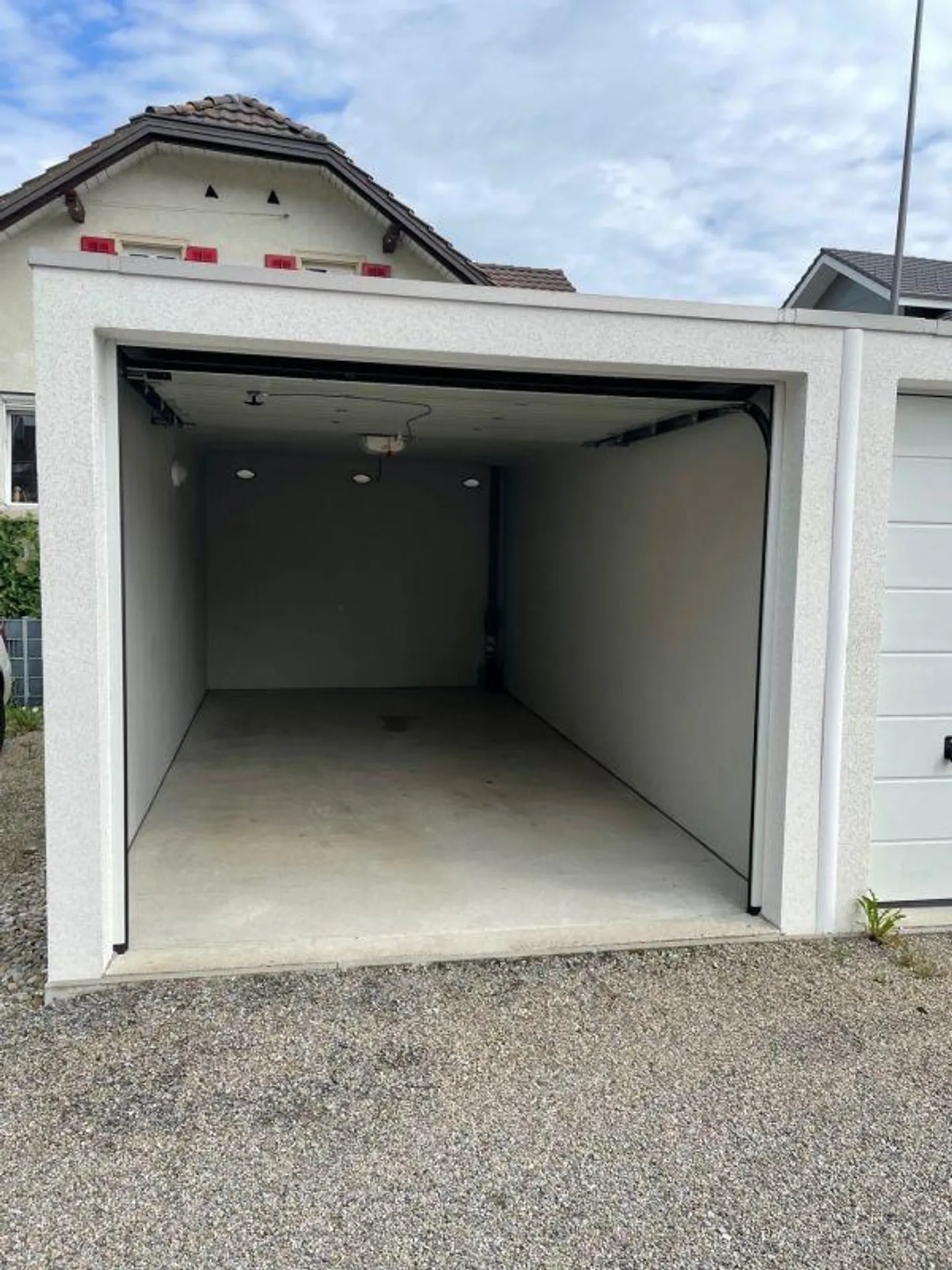 Garage individuel - Photo 1 sur 2