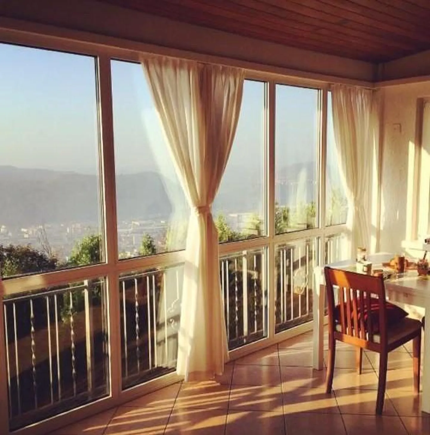 Deliziosa casina con vista lago - Foto 2 di 9