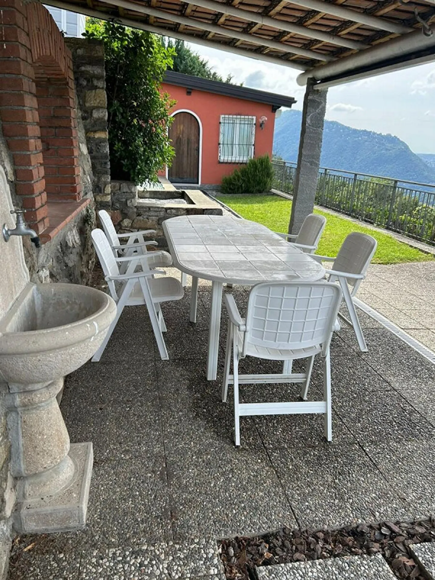 Deliziosa casina con vista lago - Foto 8 di 9