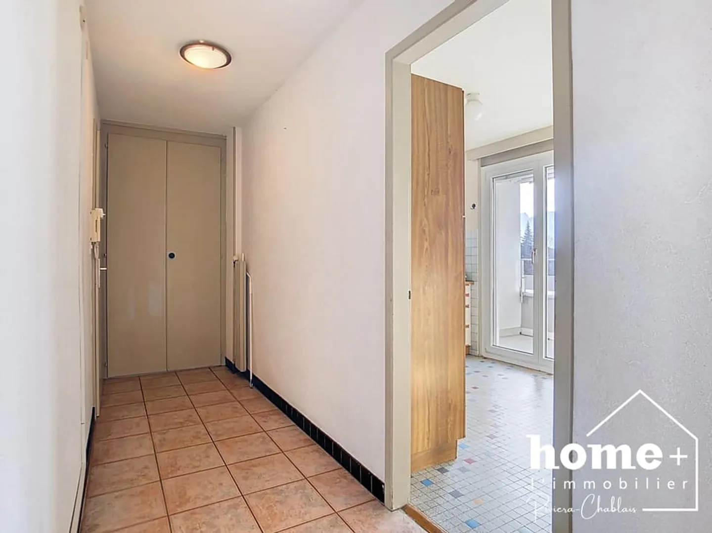 Appartement de 3,5 pièces avec vue dégagée et potentiel - Foto 7 di 11