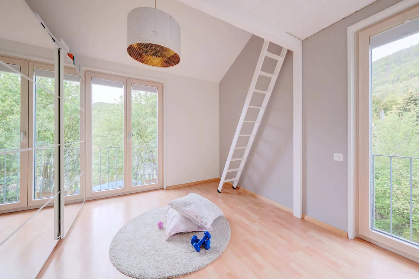 Charming Detached Family Home - Photo 6 of 13