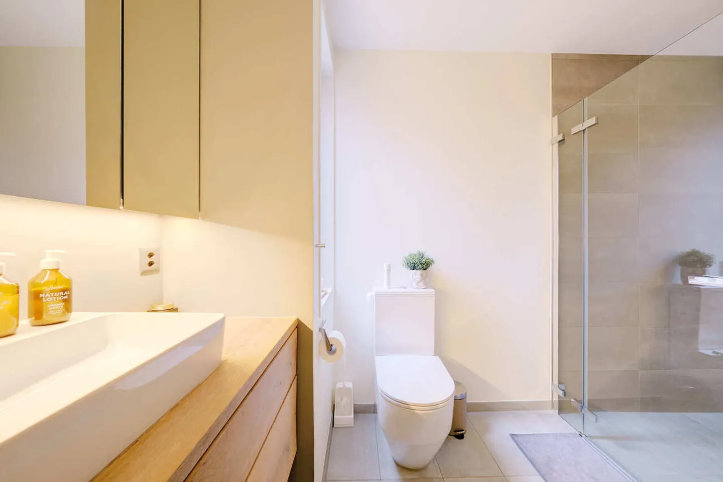 Charming Detached Family Home - Photo 7 of 13