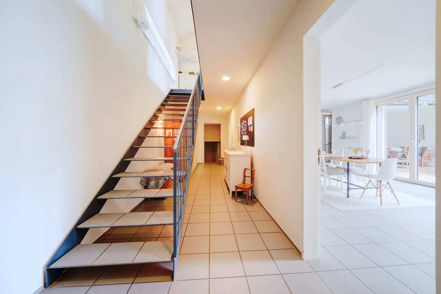 Charming Detached Family Home - Photo 8 of 13