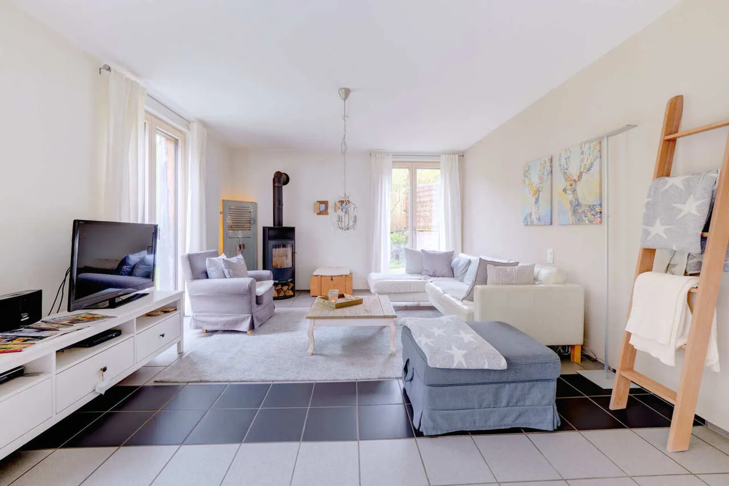 Charming Detached Family Home - Photo 10 of 13