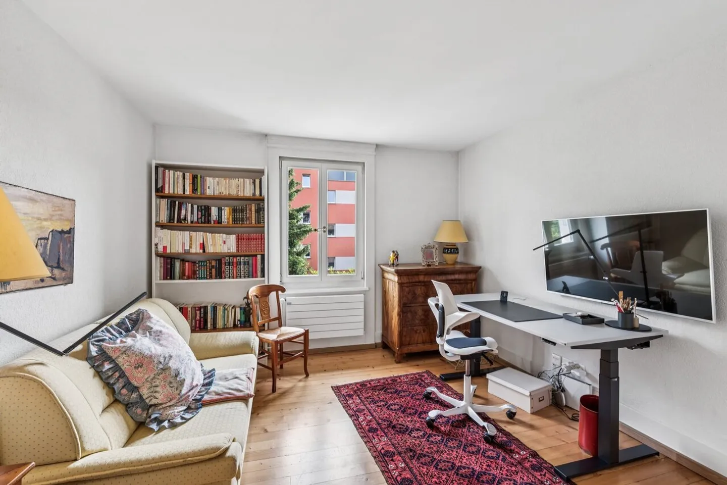 Villa con volumi generosi e intimità preservata nel cuore di Yverdon - Foto 6 di 12