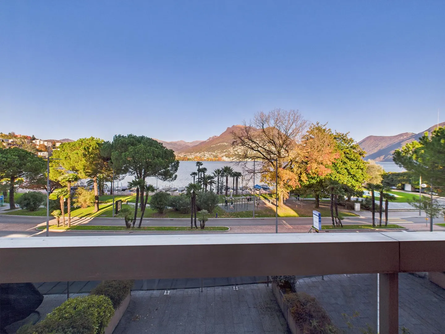Paradiso: elegant 1.5 rooms renovated facing the lake, ideal also as an investment - Photo 11 of 12