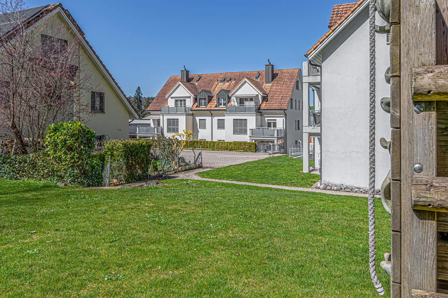 2.5-Room Apartment by the Beautiful Pond - Photo 2 of 12