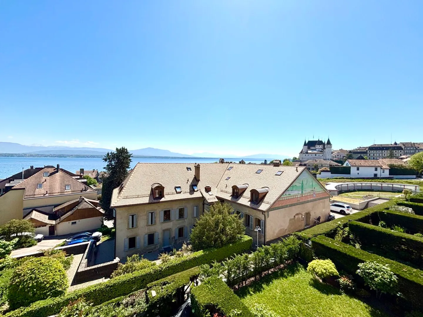 Magnificent furnished 3.5-room apartment with breathtaking lake view in Nyon - Rental for one year - Photo 2 of 13