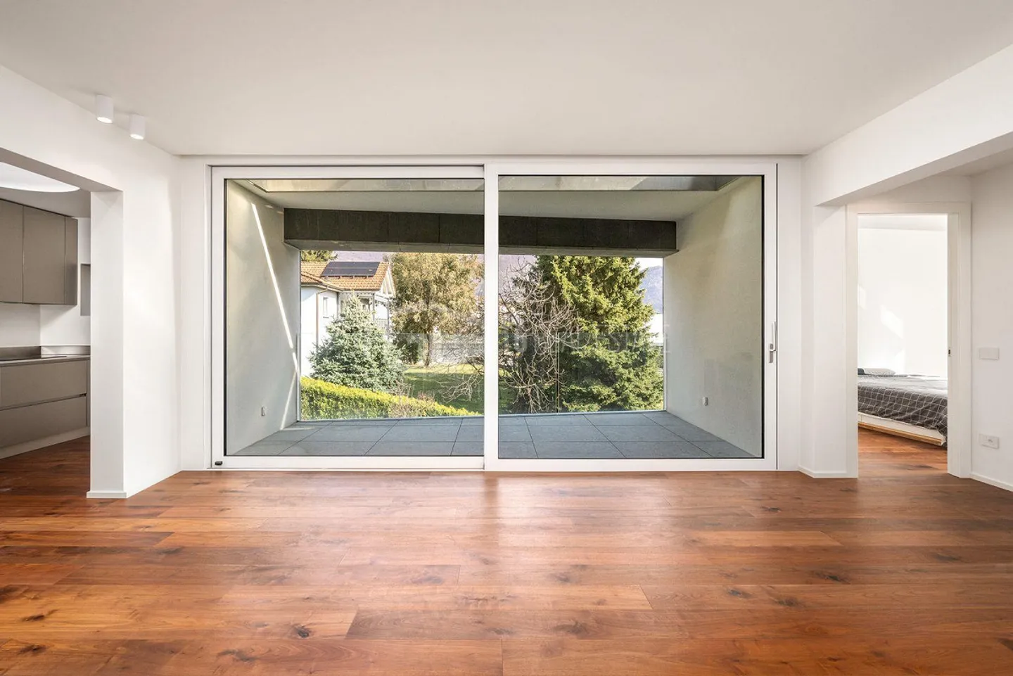 RESIDENZA CONTEMPORANEA CON TERRAZZA E PRIVACY | CONTEMPORARY RESID... - Photo 3 of 13