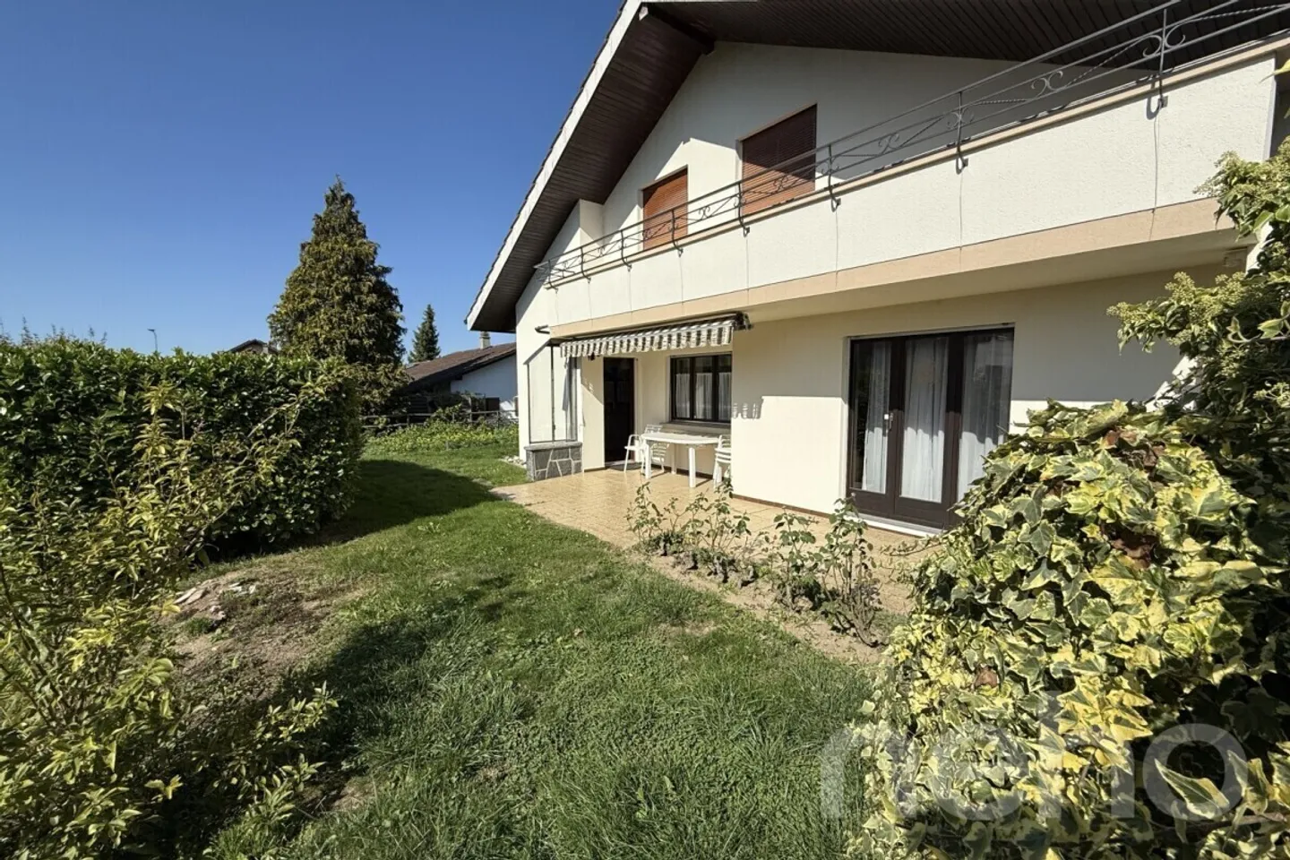 Großes Familienhaus in Wohngegend! - Foto 1 von 12