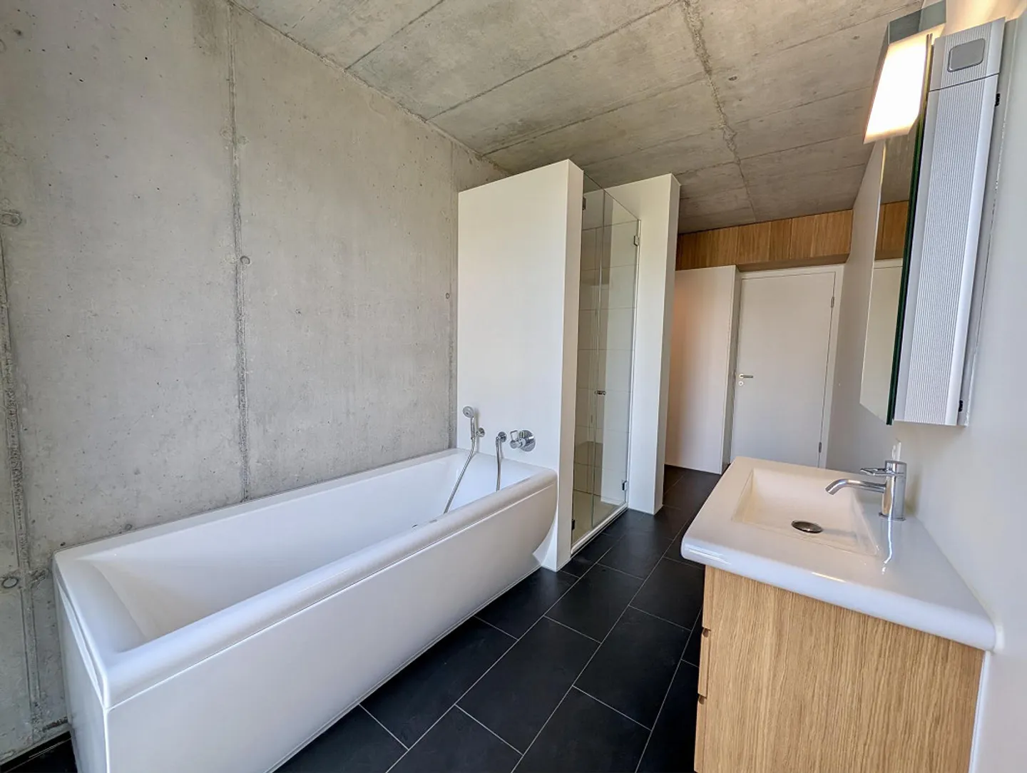 Appartement lumineux de 3,5 pièces avec vue partielle sur le lac et caractère de loft – calme et spacieux - Photo 7 sur 13