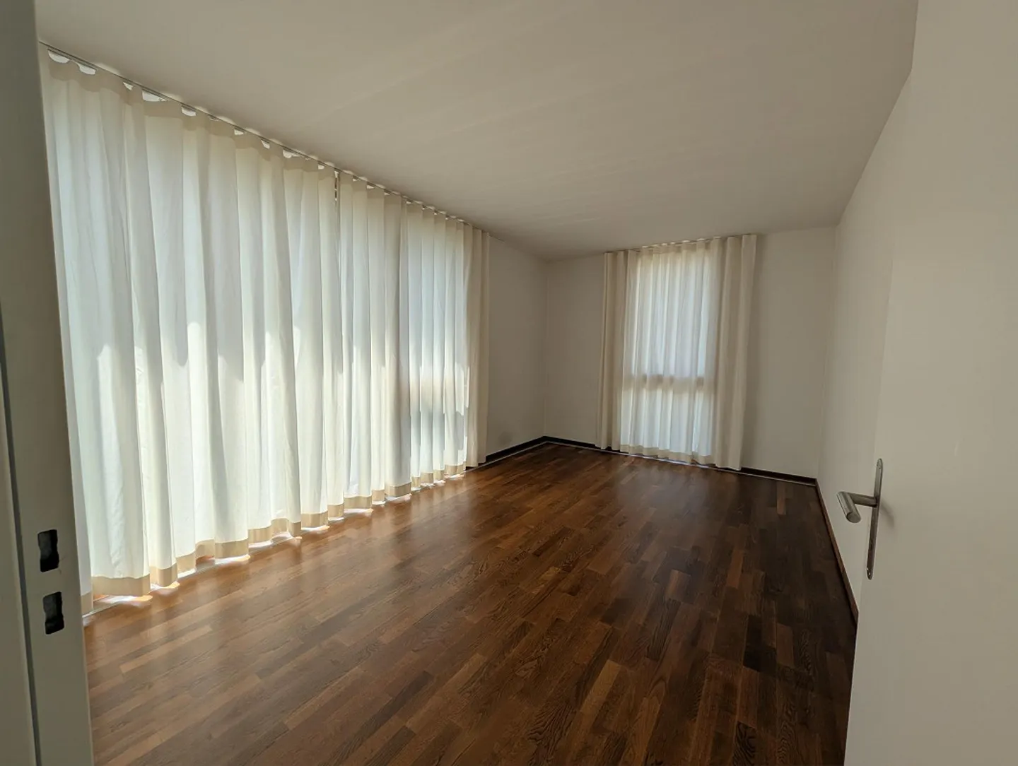 Appartement lumineux de 3,5 pièces avec vue partielle sur le lac et caractère de loft – calme et spacieux - Photo 10 sur 13