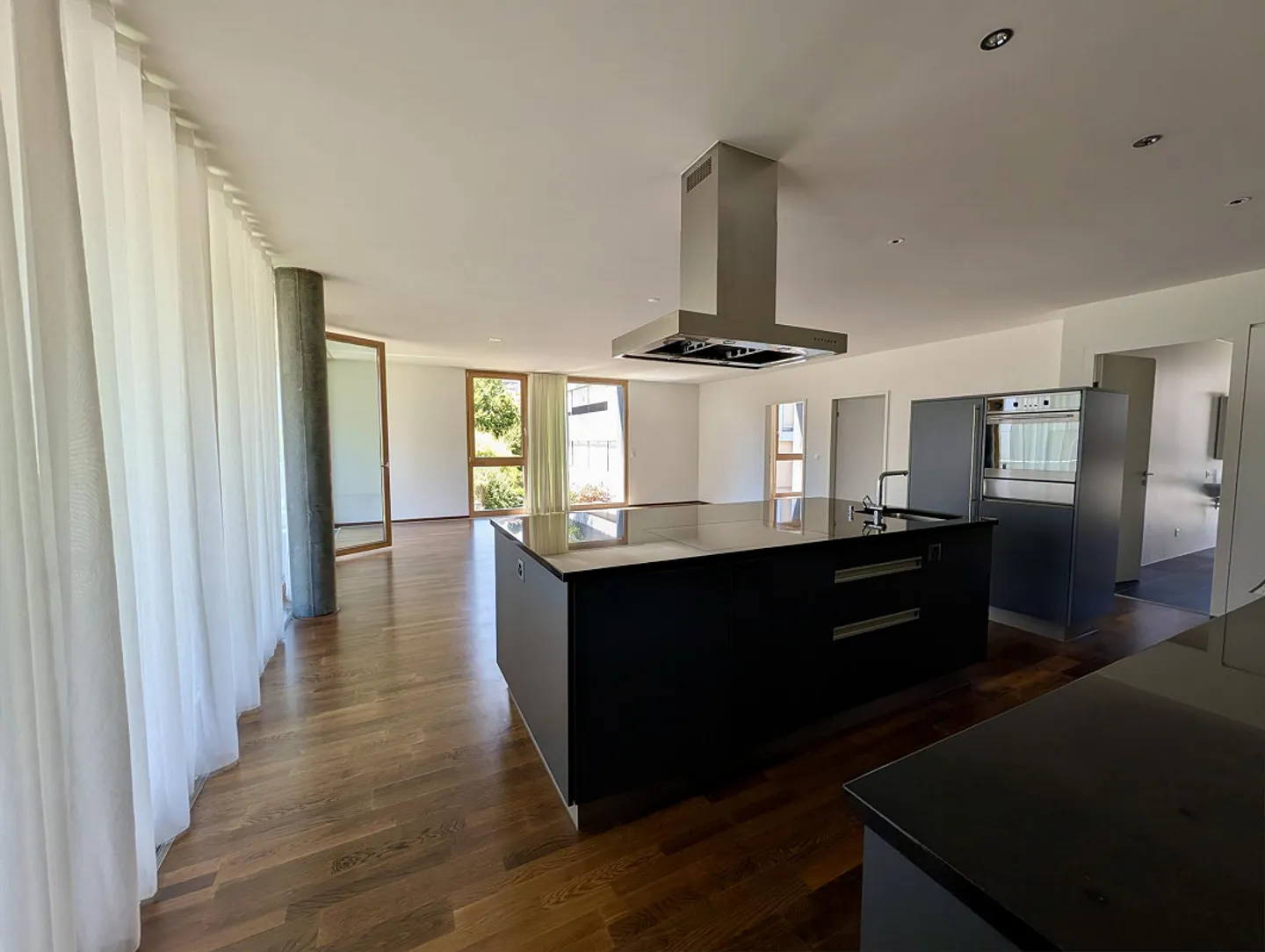Appartement lumineux de 3,5 pièces avec vue partielle sur le lac et caractère de loft – calme et spacieux - Photo 3 sur 13