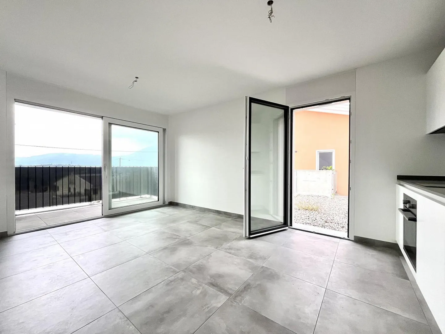 NOUVEL APPARTEMENT 2.5 AU 1ER ÉTAGE AVEC DEUX TERRASSES À TESSERETE - Photo 2 sur 9