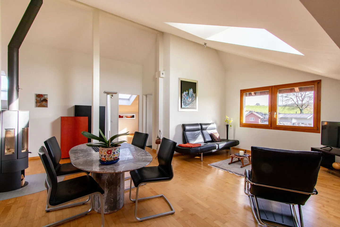 Appartement sous les combles de 2,5 pièces - Photo 1 sur 11