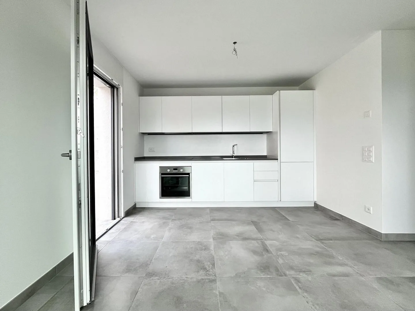 NOUVEL APPARTEMENT 2.5 AU 1ER ÉTAGE AVEC DEUX TERRASSES À TESSERETE - Photo 4 sur 9