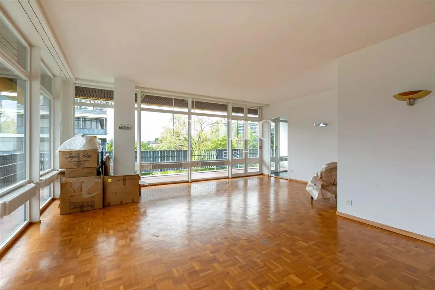 Apartment with panoramic view of the lake and mountain + SWIMMING POOL - Photo 8 of 12