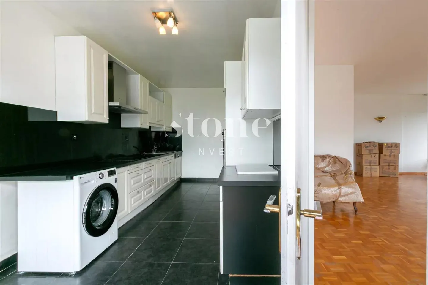 Apartment with panoramic view of the lake and mountain + SWIMMING POOL - Photo 11 of 12