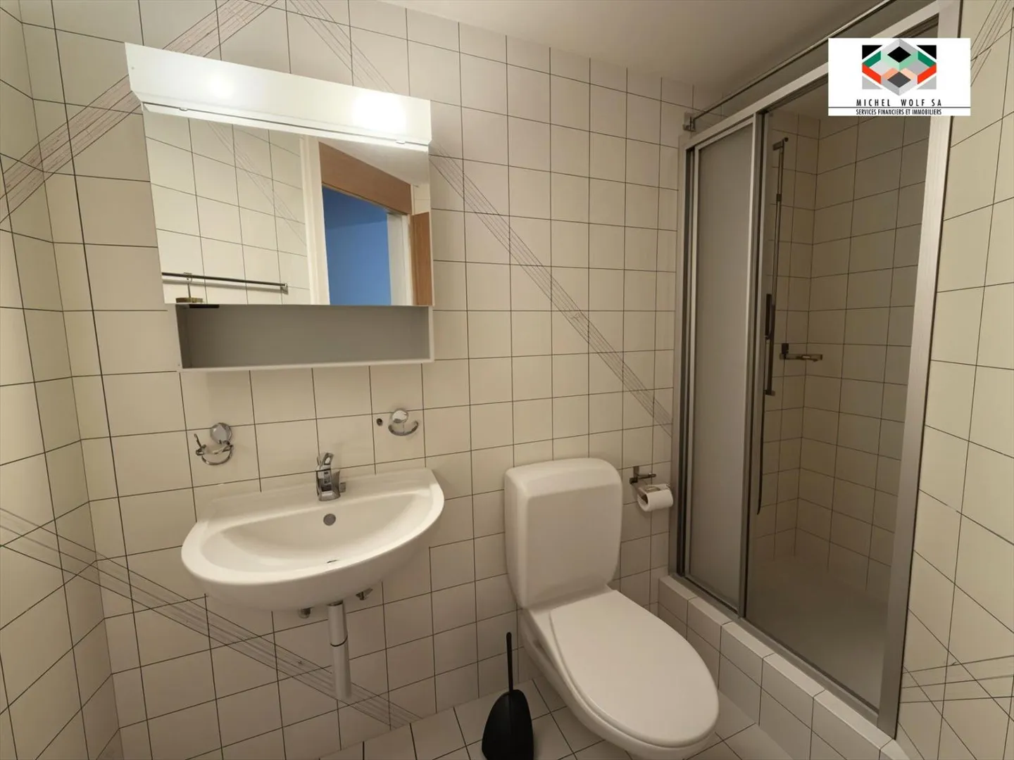 Grand studio au Centre-ville de Neuchâtel (zone piétonne) - Photo 3 of 5