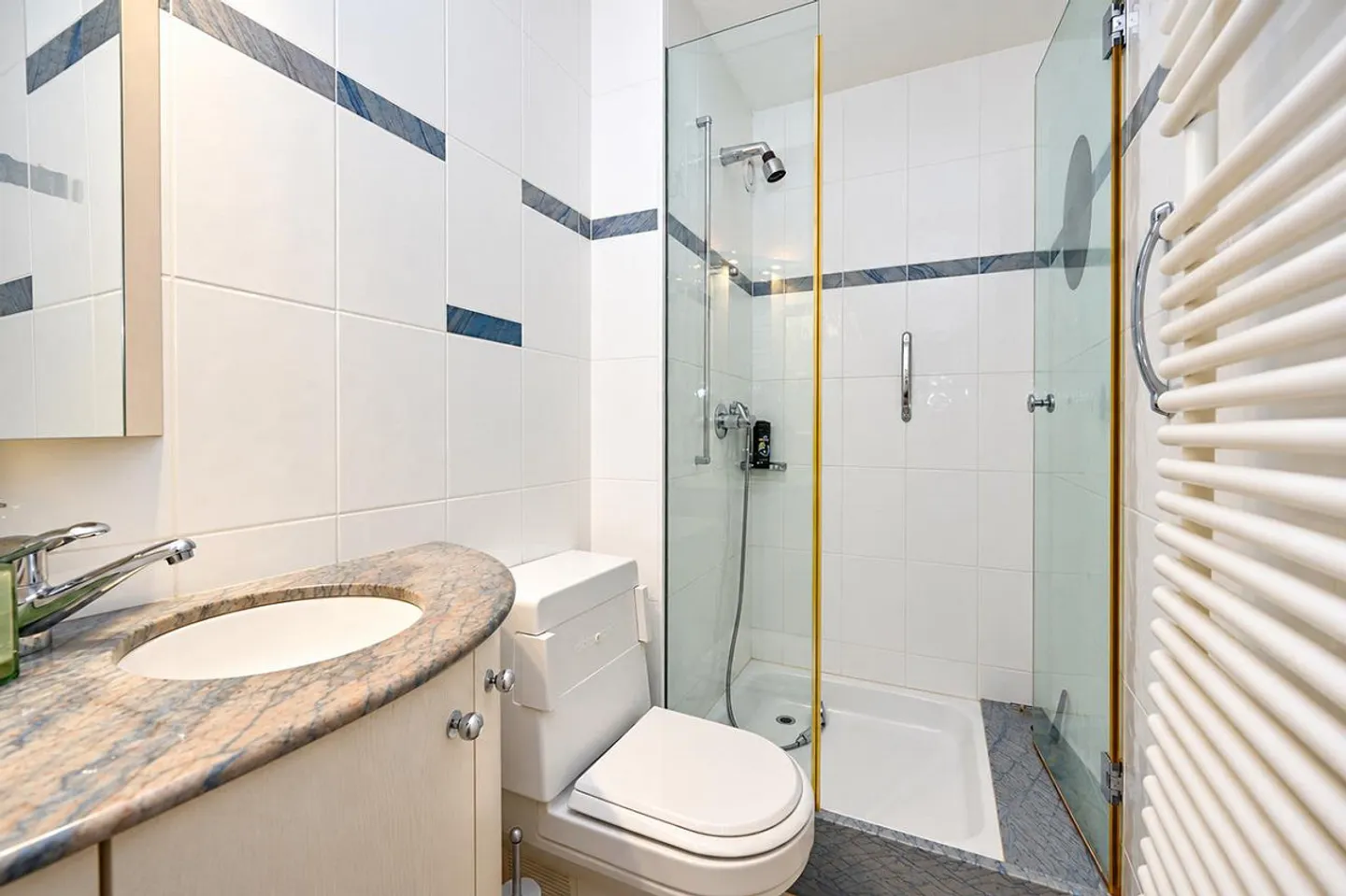 Your retreat above Locarno: free view, large balcony, indoor pool - Photo 12 of 19