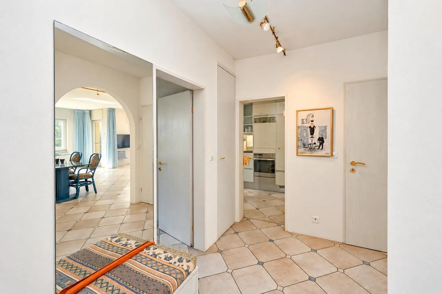Your retreat above Locarno: free view, large balcony, indoor pool - Photo 15 of 19