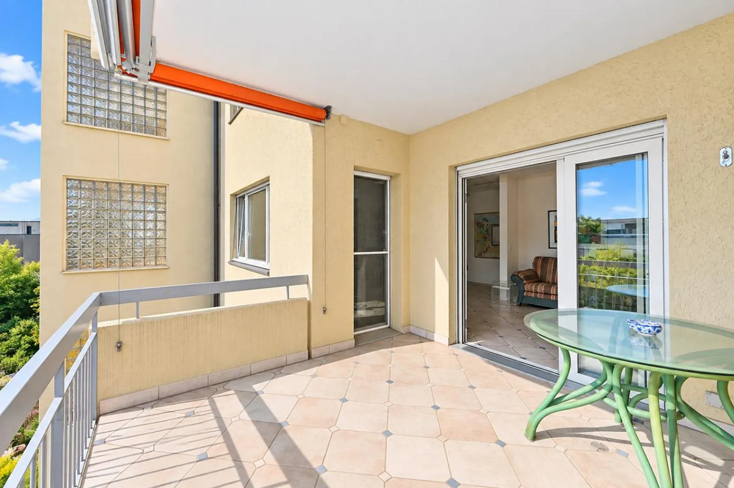 Your retreat above Locarno: free view, large balcony, indoor pool - Photo 4 of 19